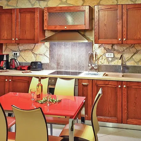 Villa Limni Keriou Sleeps 6 Air Con Wifi